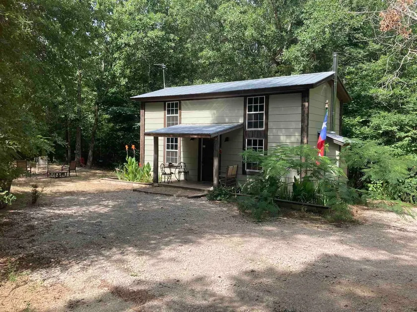Coyote Creek Loft Cabin with Wood Burning Stove, Firepit, Private Outdoor Area - Image 1