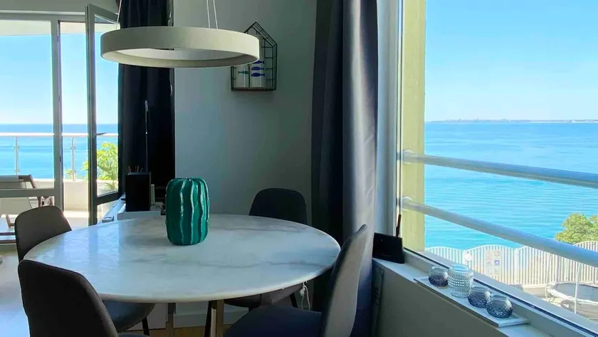 Alex Beach Apartment - Image 1