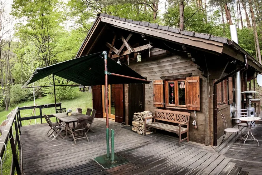 Chalé de madeira com sauna privada no Moesel na floresta com bela vista - Image 1