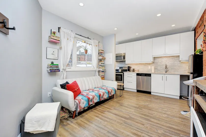 Cozy/Beautifully Renovated Apartment to Call Home - Image 1