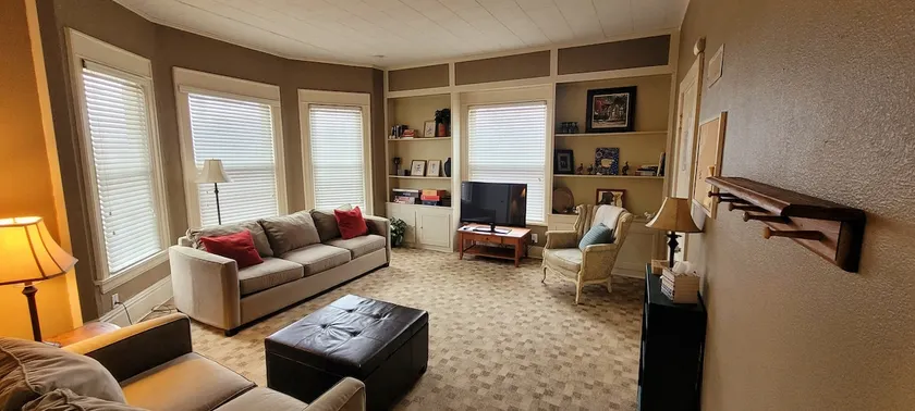 Centrally-located Cedar Rapids Apartment - Unit 1 - Image 1