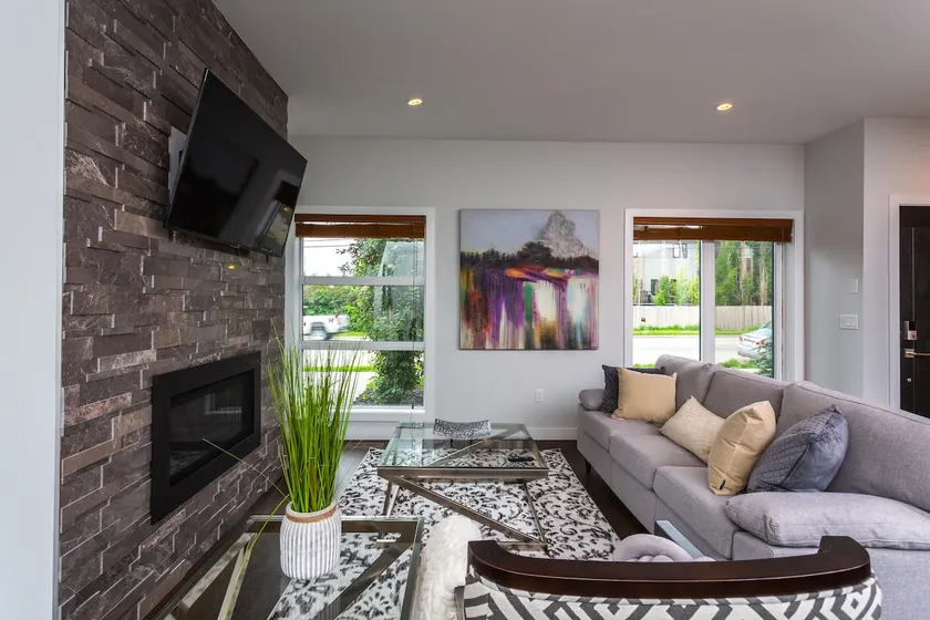 Gorgeous home away from home in Downtown Unit 1 - Image 1