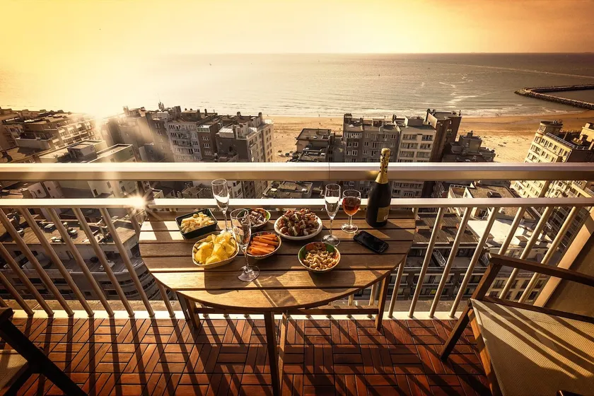Designer apartment with sea view & garage. 4 people. 20th floor. - Image 1