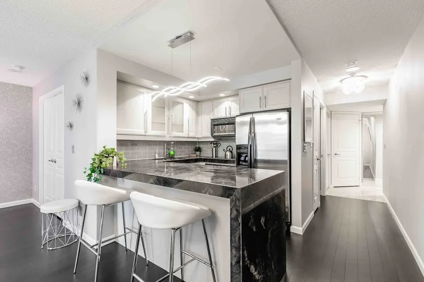 Location & Style 2 BDRM~Gym/Parking/Cable TV - Image 1