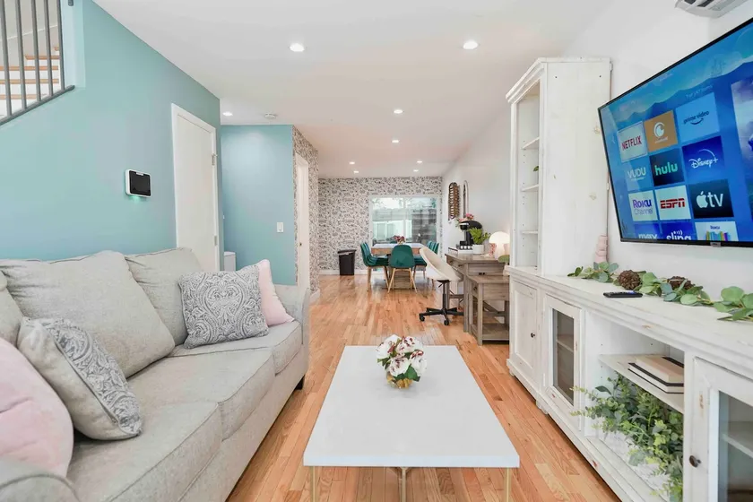 ✔ Pet Friendly ✔ Condo-Style ✔ 200MbsWifi ✔ W/D ✔ - Image 1