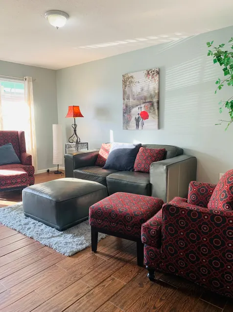 Gated Spacious 3BR 2BA Special Rate 28+ day stays - Image 1