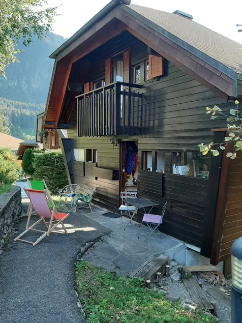 Chalet dans station de ski avec vue splendide sur le Lac Leman - Image 1