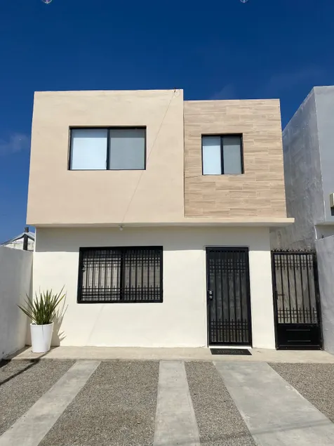 Quiet house very close to the beach - Image 1