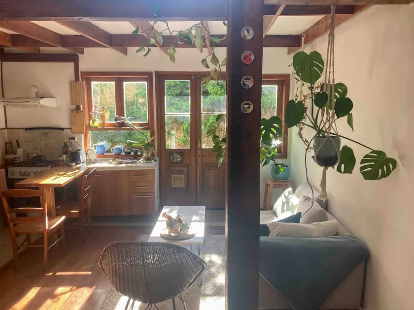 Beautiful view, great location, heated - Image 1