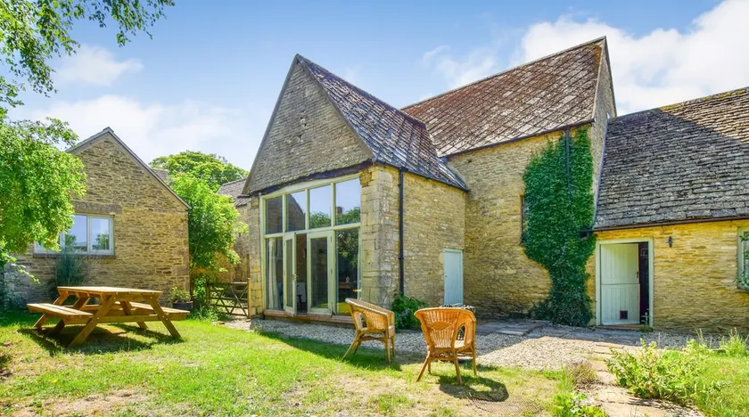 Butts Farm - Image 1