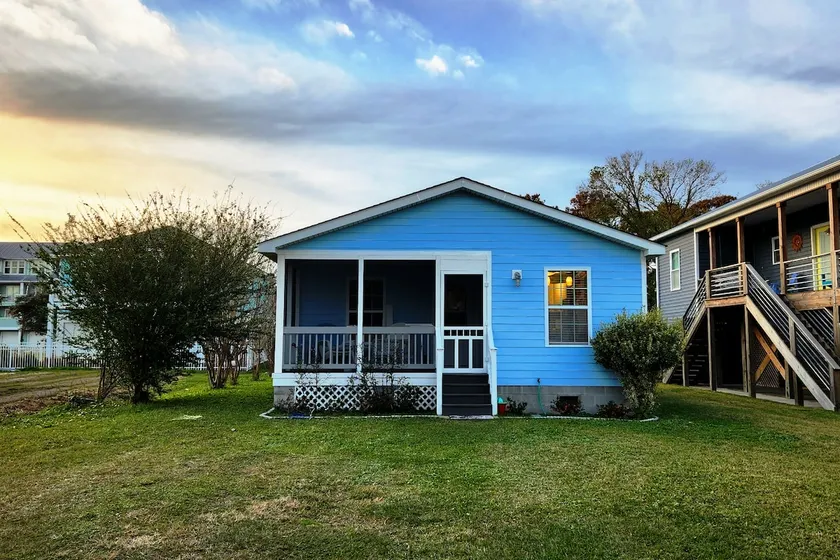 Cottage by the Coast - Image 1
