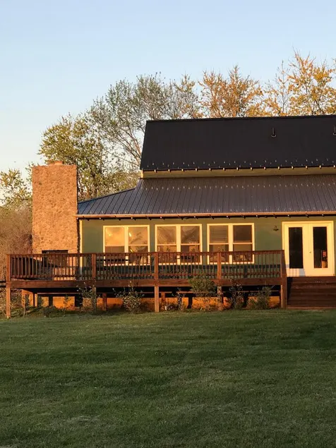 Country Farmhouse, Near Fine Creek Mill - Image 1