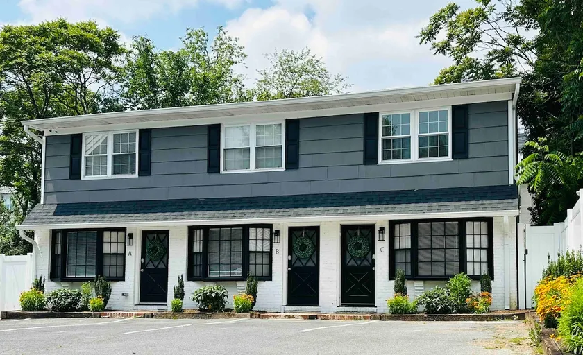 Unique Listing! Entire Downtown Triplex w/Private Parking! Sleeps 12-18. Pets ok - Image 1