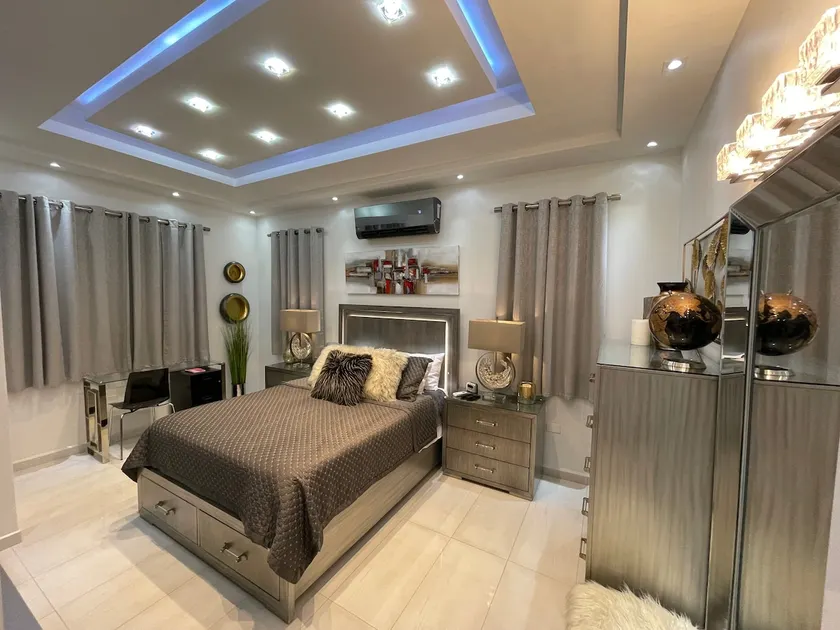 *LUXURY VILLA* Walk to the Beach - Wi-Fi, A/C, W/D - Image 1