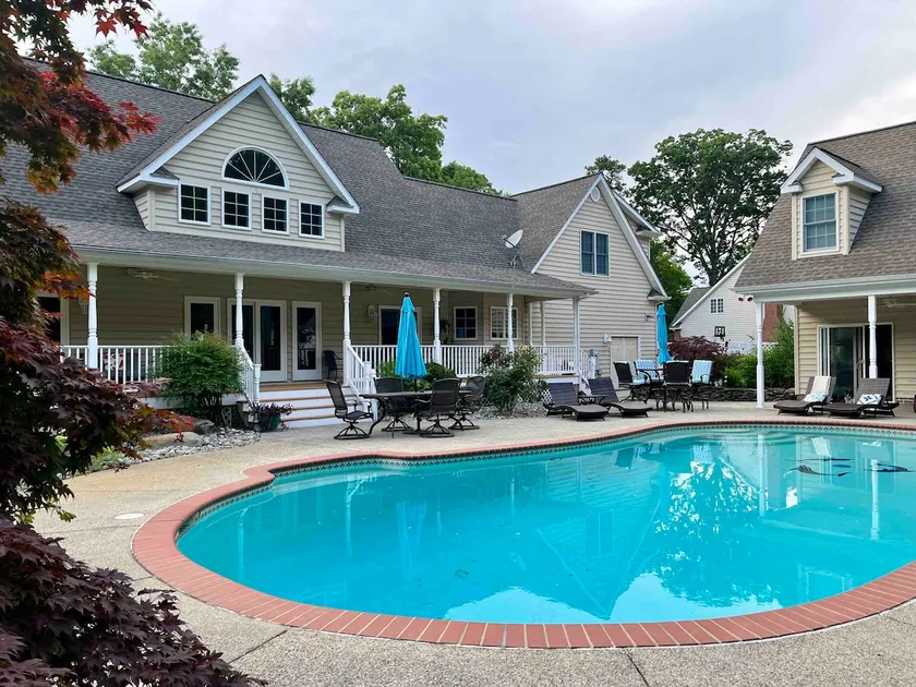Beautiful Kent Island Getaway with Pool - Image 1