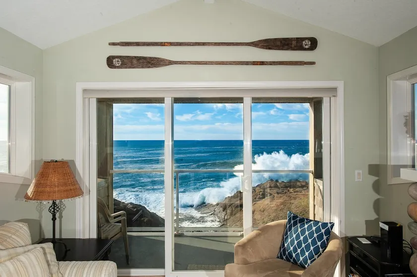 Seacliff Loft - Oceanfront Condo - HDTV/Fireplace - Image 1