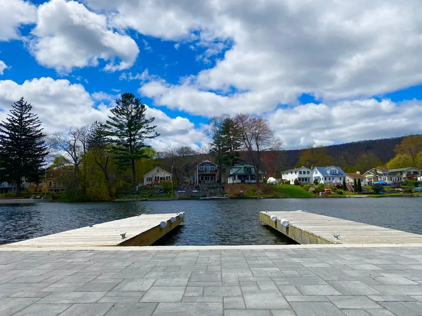 Wake up to this view everyday! Relax lakefront! - Image 1