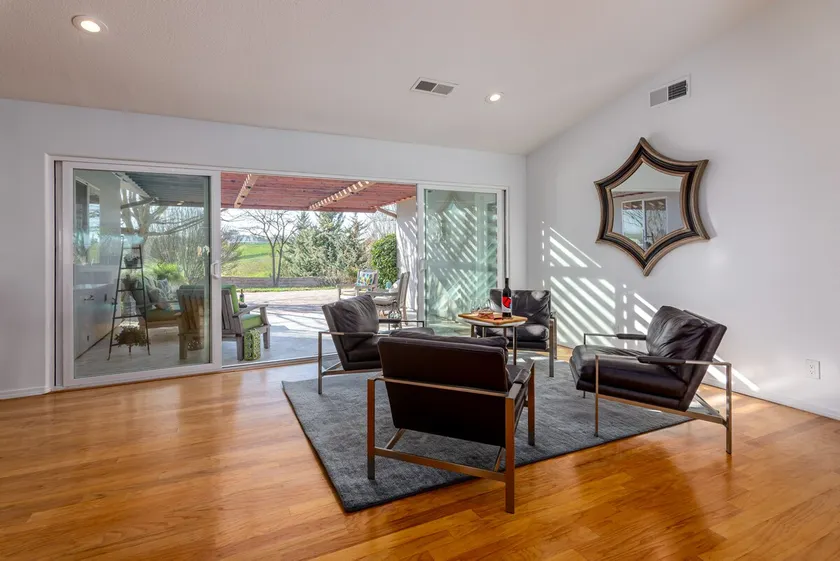 Vine View Terrace - Image 1