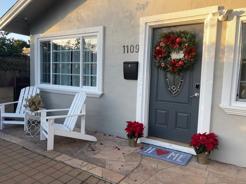 Spacious 3 BR pet friendly near aquarium/beach - Image 1