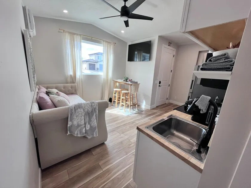 NEW casita close to ZION - Image 1