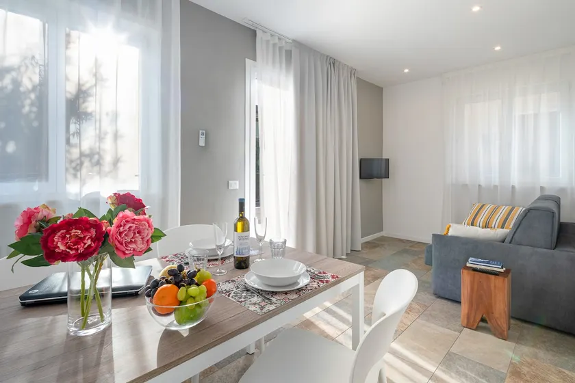 Apartamento \"Camelia\" cerca del Lago de Garda con Wi-Fi y jardín - Image 1