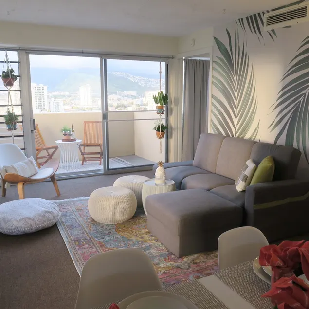 Waikiki 1BD. GEM w/Free Parking & Mod Inter&Lanai - Image 1
