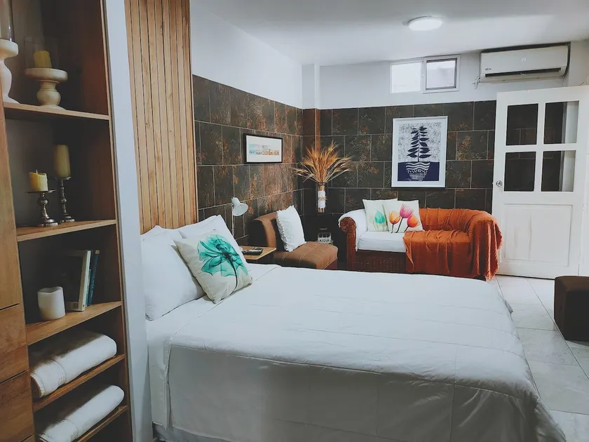 suite with garage, independent - Image 1