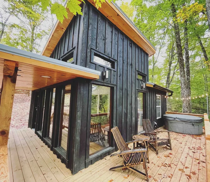 ”Bison Hollow” Couples Cabin in the RRG - Image 1