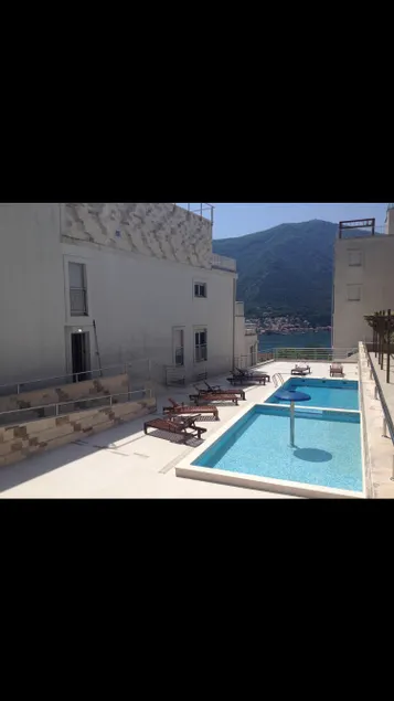 Apartment Azzurro with Pool and Parking - Image 1