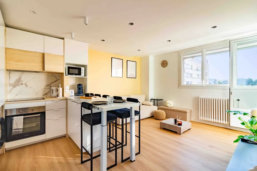 Minimalist 4 bedroom apartment 12 minutes from the Capitol - Image 1