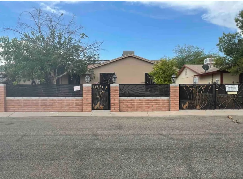 Nice 4 bedroom, 2bth with heated pool and patio - Image 1