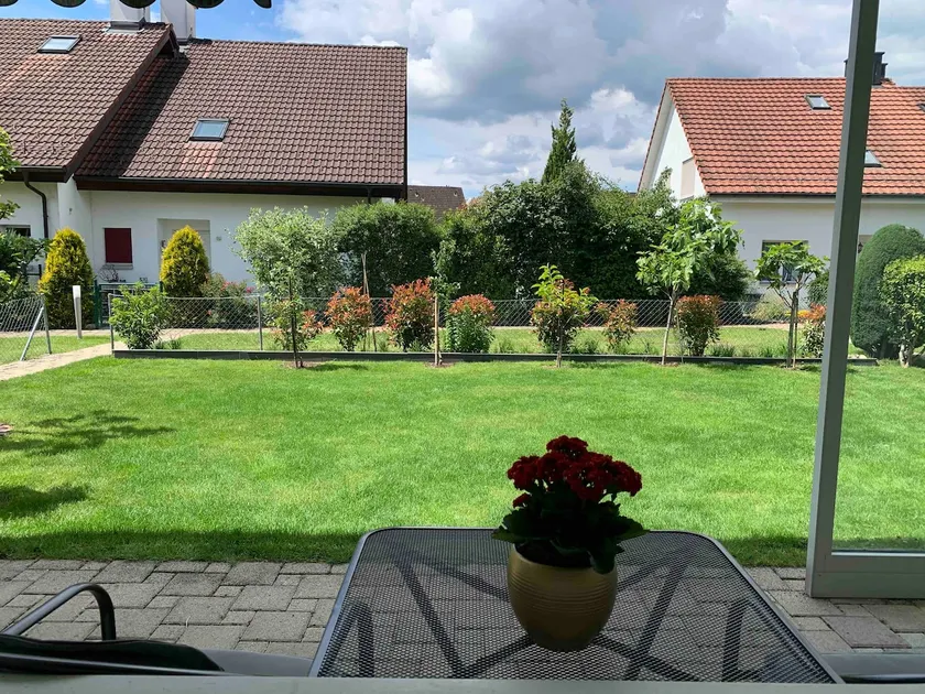 Wonderful, quiet studio with kitchen & parking - Image 1