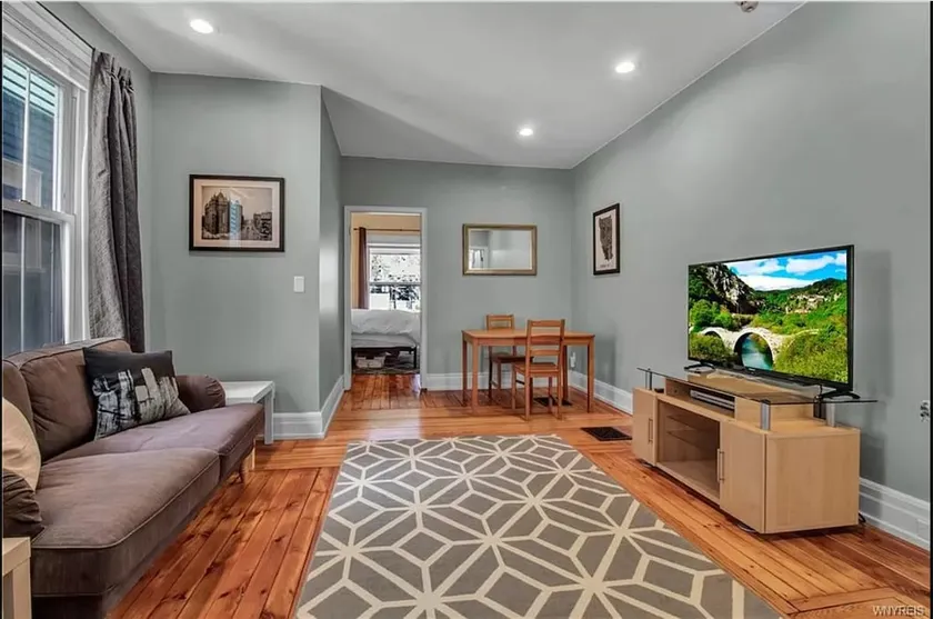 Modern apartment in the heart of Buffalo - Image 1