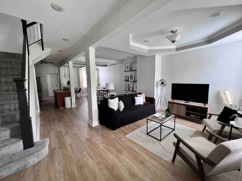 Stylish Townhome (3BR 2.5BA) - Image 1