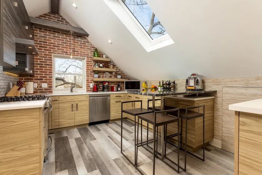 Luxury Loft Apt. with easy access to NYC & CT - Image 1