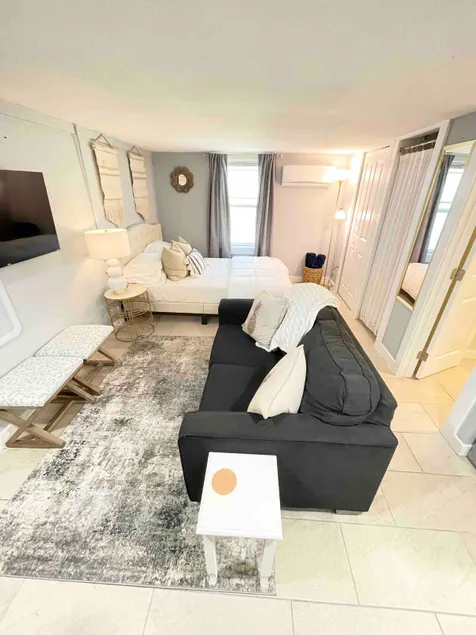Private Carriage Studio, Mins to Dwntwn, FSC - Image 1