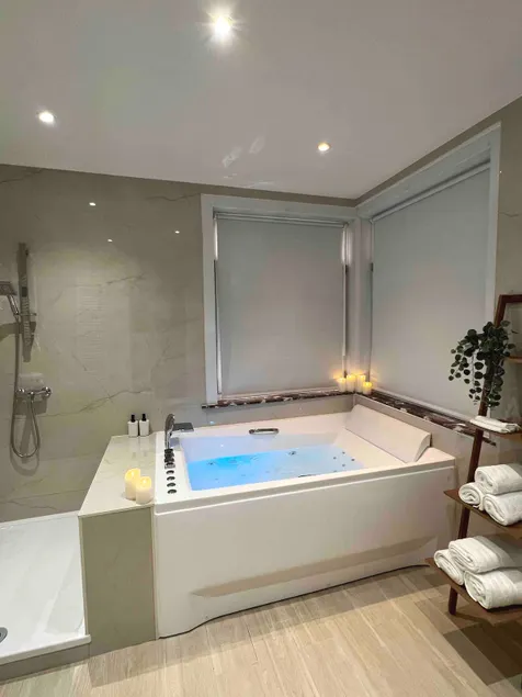 Sublime apartment Quiet Cozy & Jacuzzi - Image 1