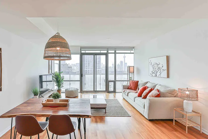 Boho HighRise, Heart of City 2Bed2Bath w Pool/Gym - Image 1