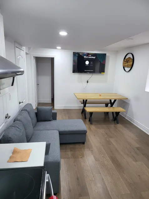 Bright and Specious 3 bedrooms 2 washrooms 🚻 - Image 1