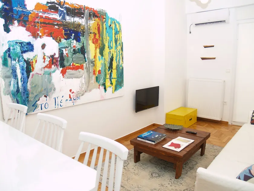 A Refreshed & Rich in Details Apartment in Piraeus (Passalimani - Marina Zeas) - Image 1
