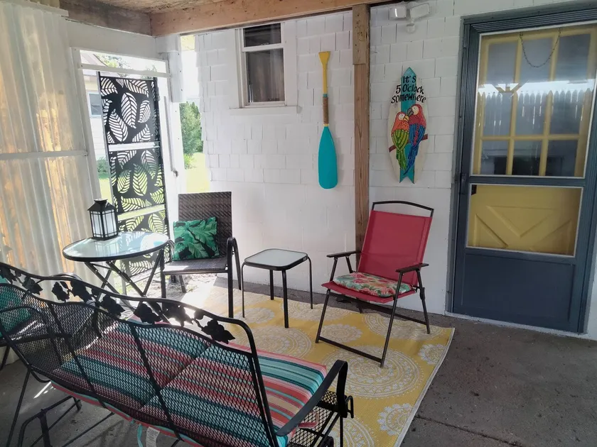 Bay Breeze Beach House - Image 1