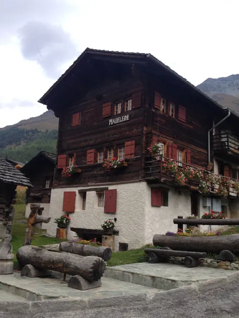 Nice apartment in typical chalet in Zinal - Image 1