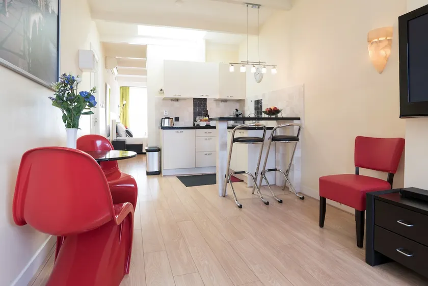 B&B Canaliscious - Image 1
