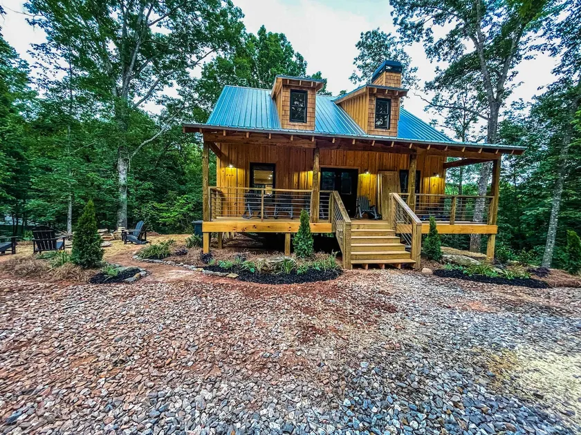 NEW Peaceful Bear Cabin- 3BD/2BTH - QUIET GETAWAY - Image 1