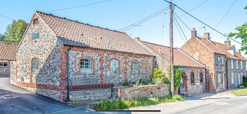 The Stables, Great Walsingham - Image 1