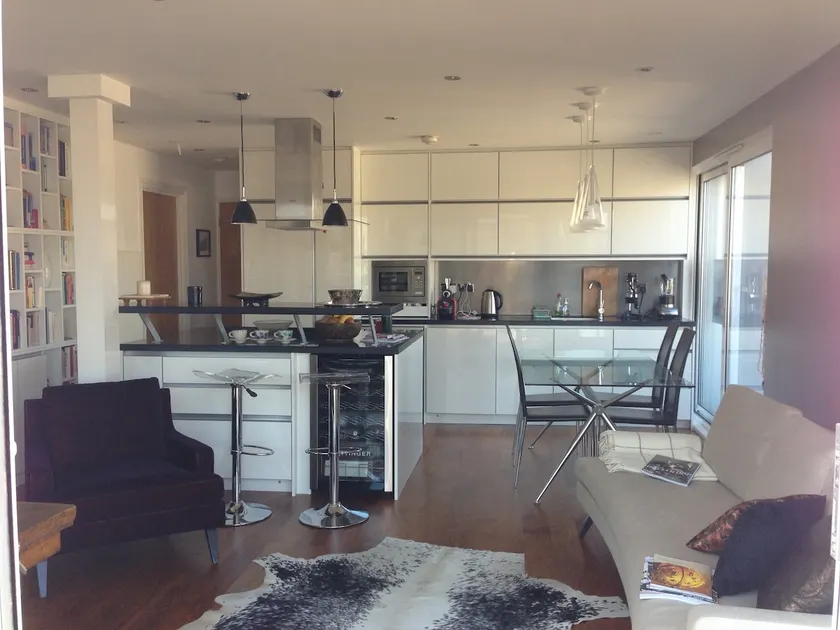2-bed penthouse, views on the City - Image 1