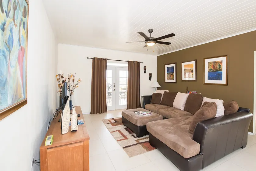 Luxurious 3 Bedroom Hidden Gem. - Image 1