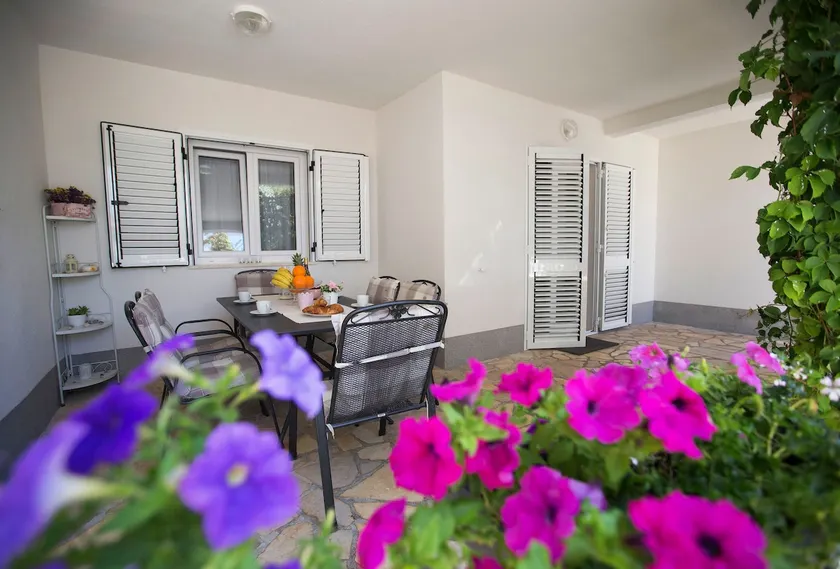 Apartments Luka - Image 1