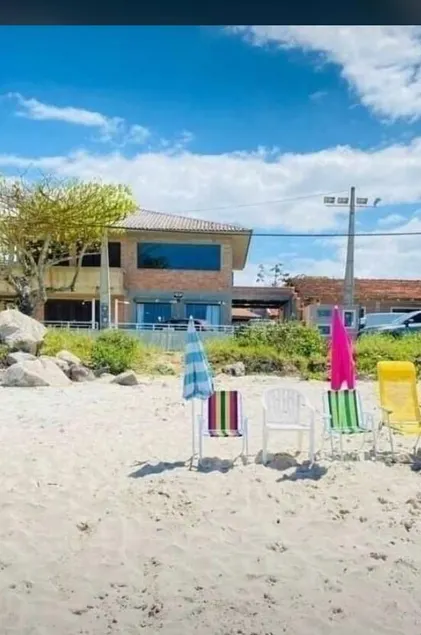 Sobrado Beira Mar Pé na Areia in Itapoá SC - Image 1