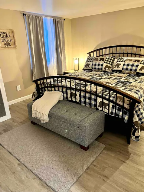 Central Location - Pet Friendly - Image 1